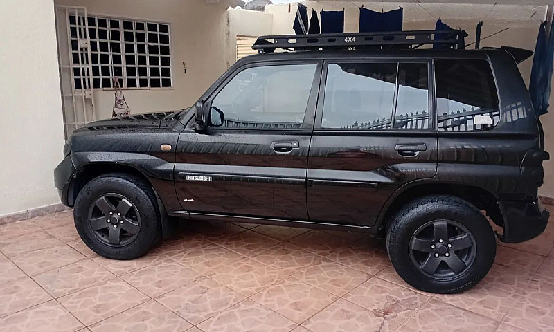 Mitsubishi Pajero Tr...
