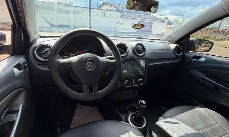 Volkswagen Voyage 1....