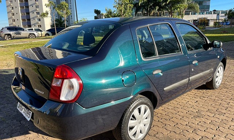 Clio Sedan 1.6 Compl...