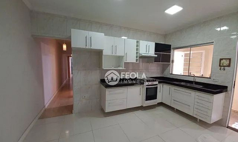 Casa Com 3 Dormitóri...