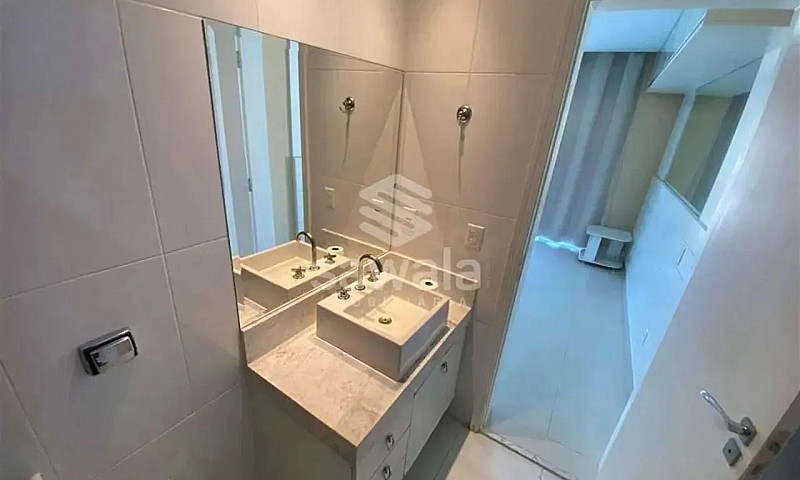 Casa À Venda Com 250...