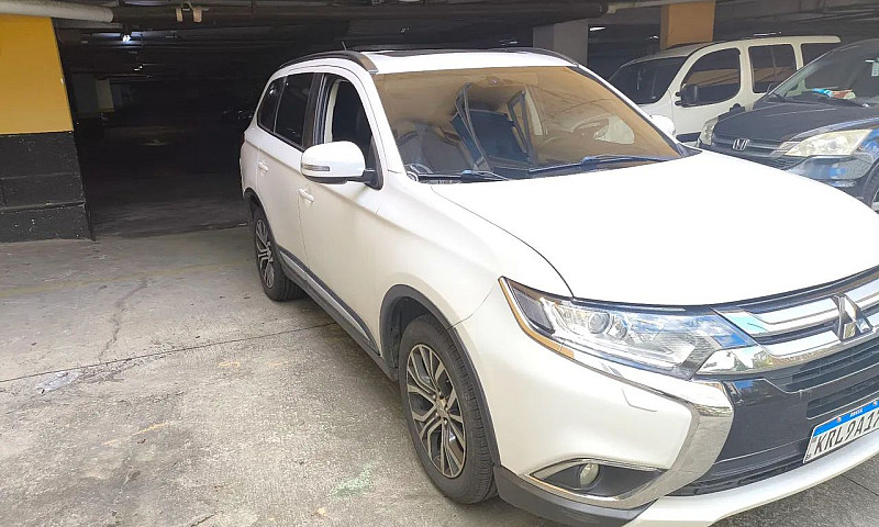 Mitsubishi Outlander...