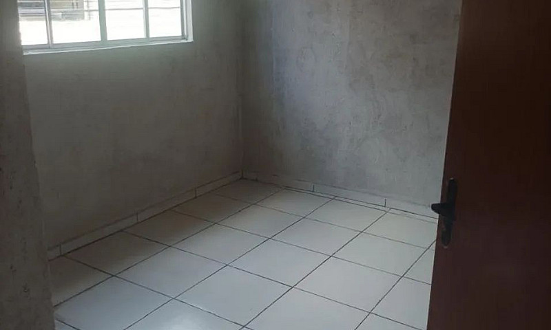 Aluga-Se Casa...