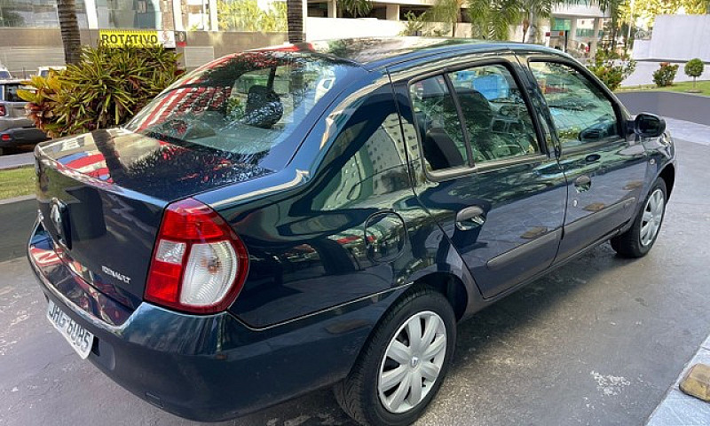 Clio Sedan 1.6 Compl...