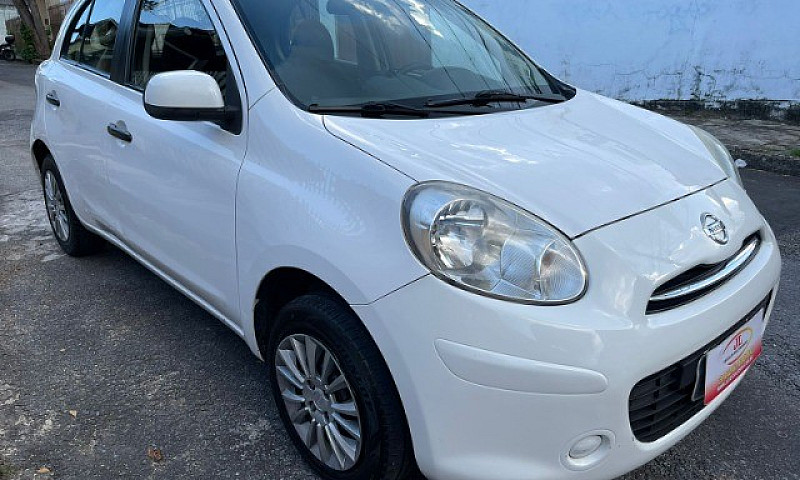 Nissan March S 1.0 2...