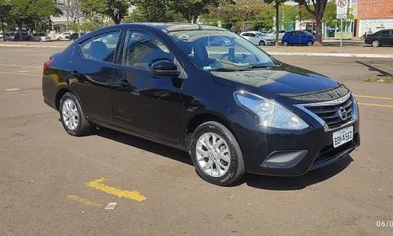 Nissan Versa S 1.0...