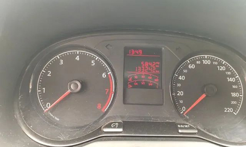 Volkswagen Voyage 1....