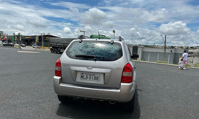 Hyundai Tucson 2.0 1...