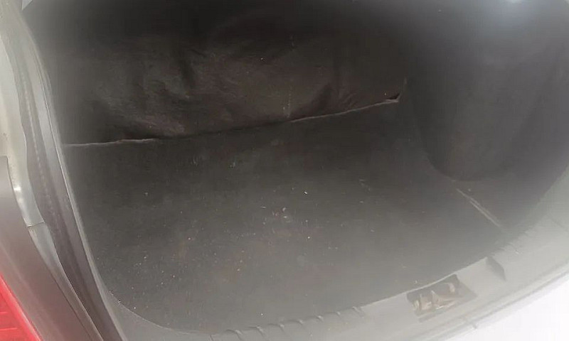 Ford Focus Sedan 2.0...