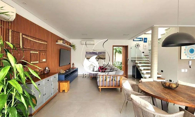 Casa Com 4 Dormitóri...