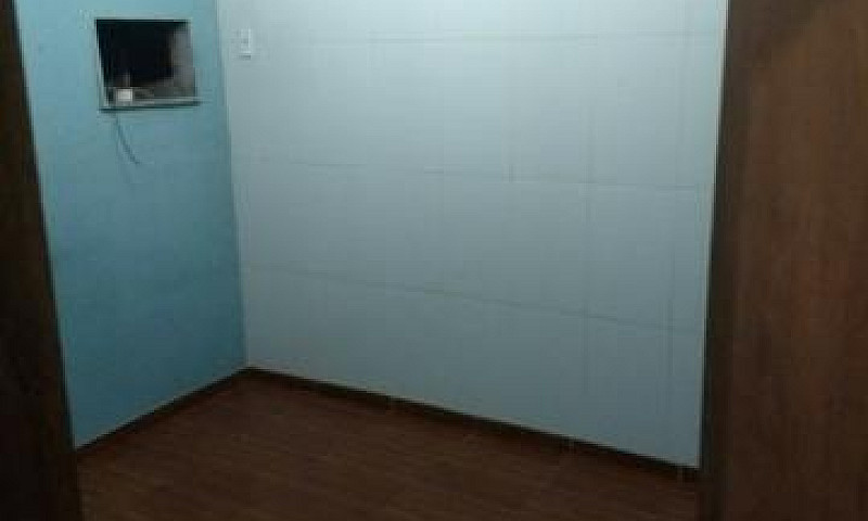 Aluga-Se Quarto No B...