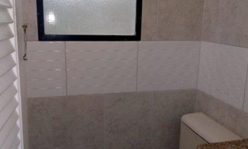 Aluga-Se Uma Kitnet ...