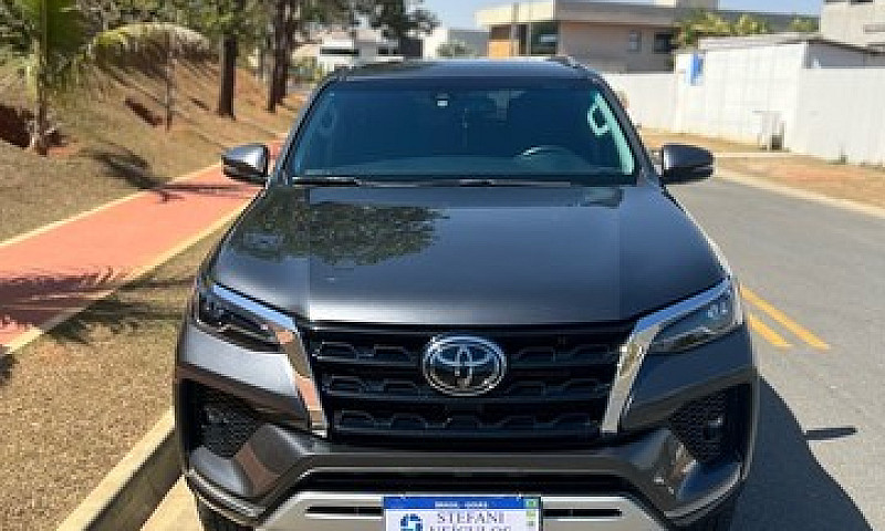 Toyota Hilux Sw4 - S...