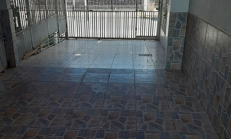 Alugo Casa De  *Fund...