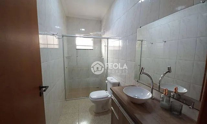 Casa Com 3 Dormitóri...