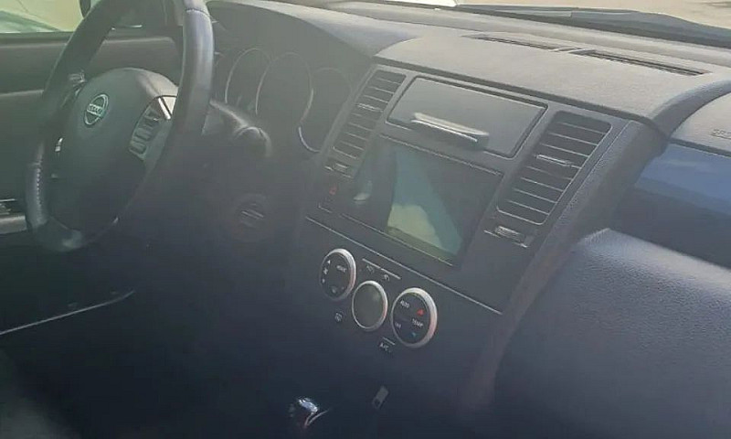 Nissan Tiida Sl 1.8/...