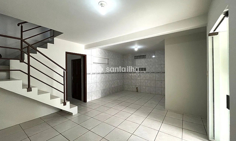 Casa Com 4 Dormitóri...