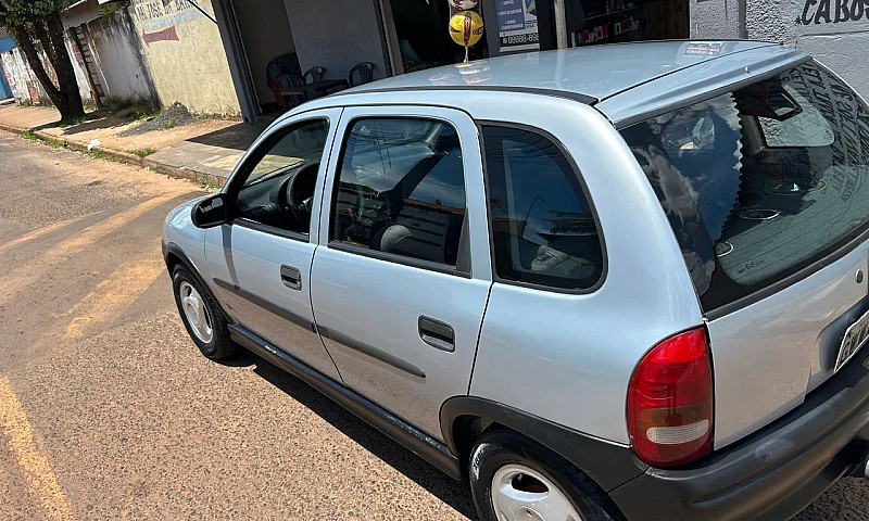 Chevrolet Corsa Seda...