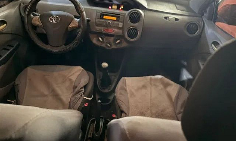 Toyota Etios Xls Sed...
