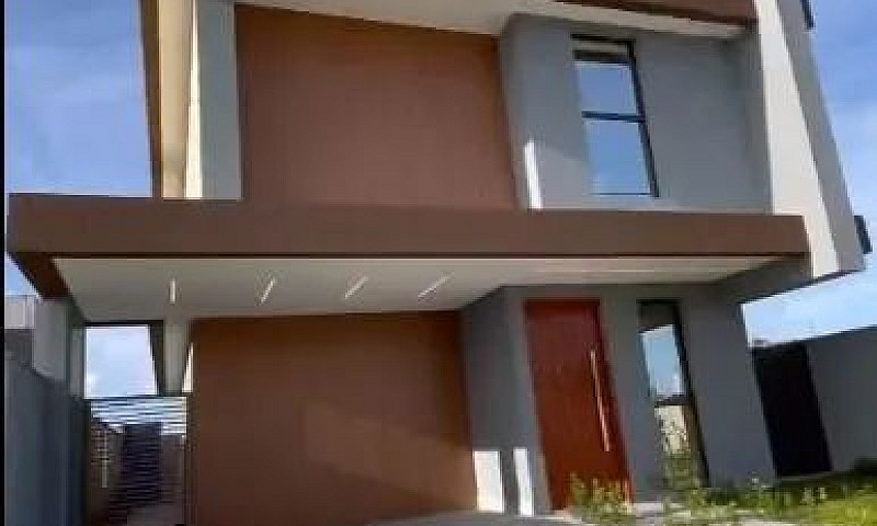 Casa Com 3 Dormitóri...