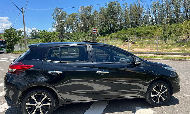 Toyota Yaris Xls 1.5...