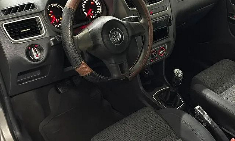 Volkswagen Fox 1.6 M...