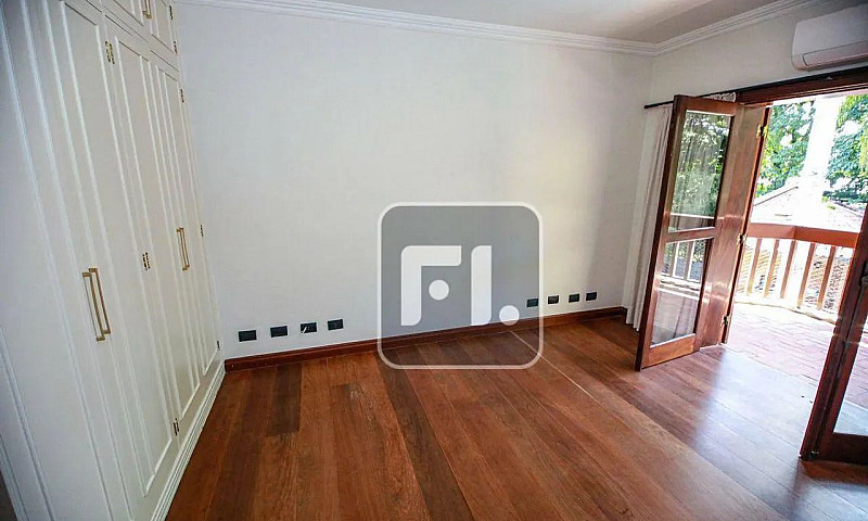 Casa Com 4 Dormitóri...
