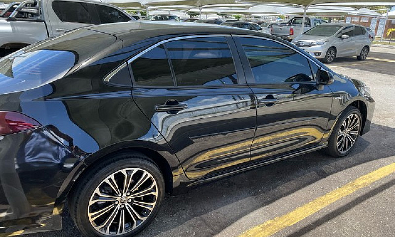 Vendo Toyota Corolla...