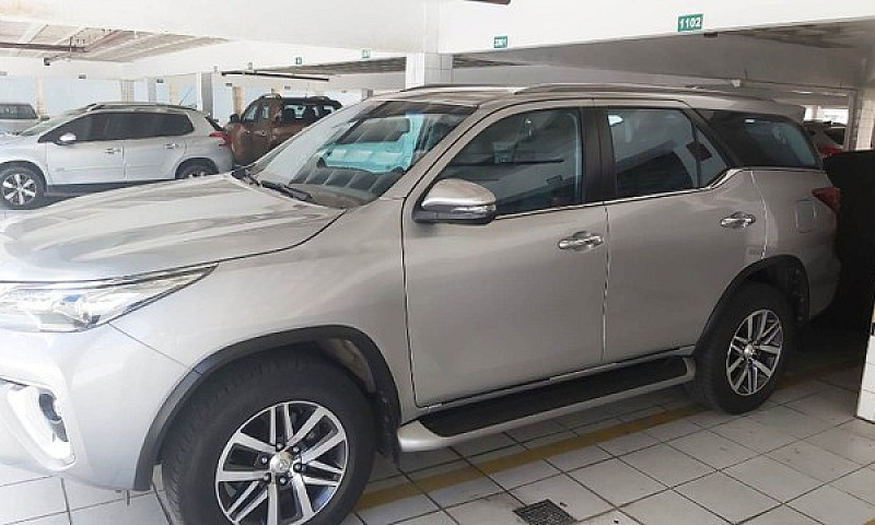 Hilux Sw4 7 Lugares...