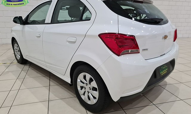 Onix Hatch Lt 1.0 8V...