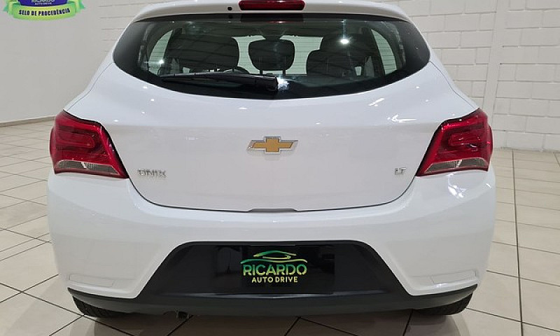 Onix Hatch Lt 1.0 8V...