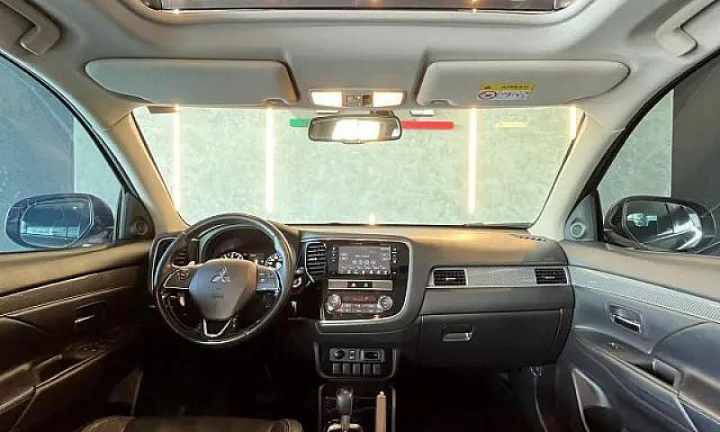 Mitsubishi Outlander...