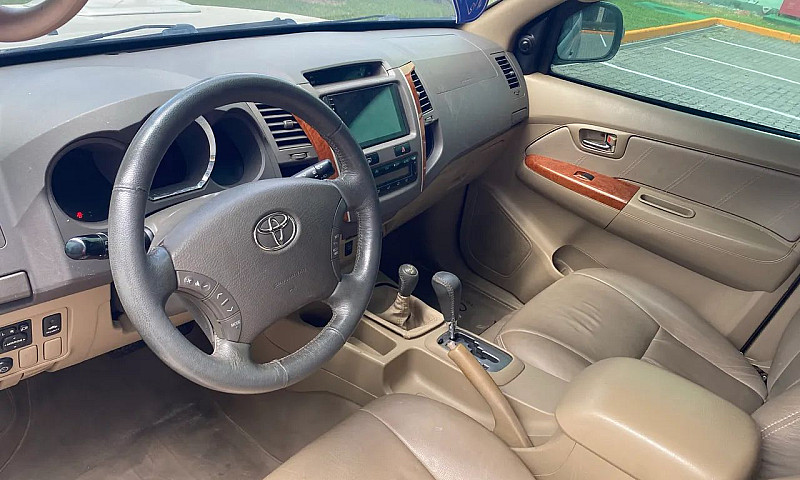Toyota Hilux Sw4 Srv...