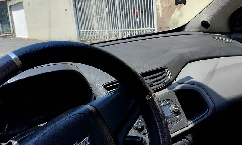 Chevrolet Onix Hatch...