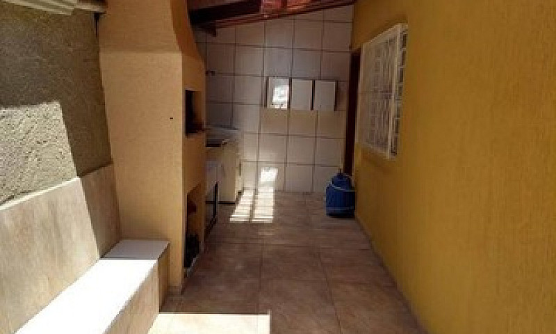 Casa Com 3 Dormitóri...