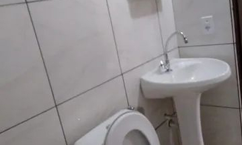 Alugo Casa De Fundo ...