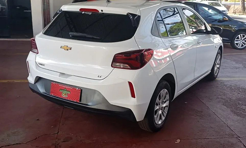 Chevrolet Onix Plus ...