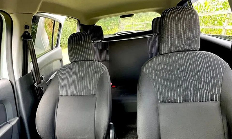 Renault Sandero Auth...