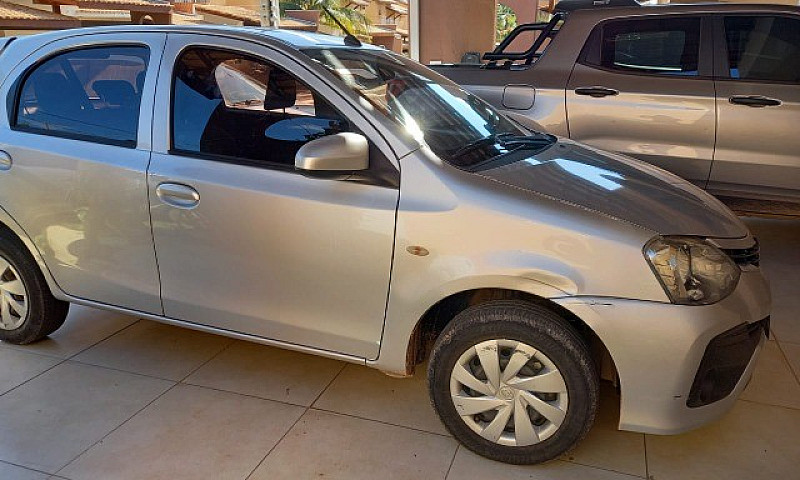 Vendo Toyota Etios...
