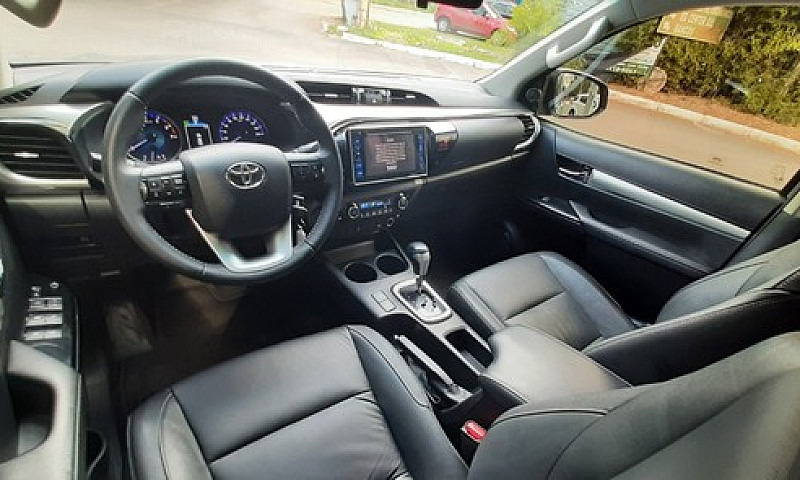 Toyota Hilux Srv Fle...