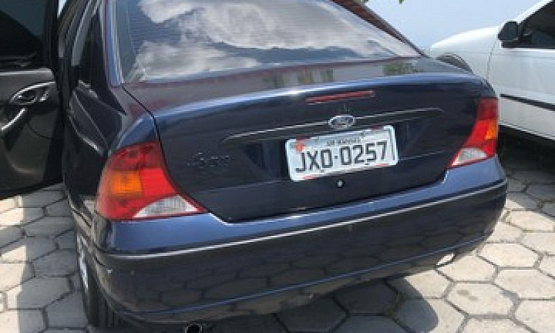 Focus Sedan 1.6...