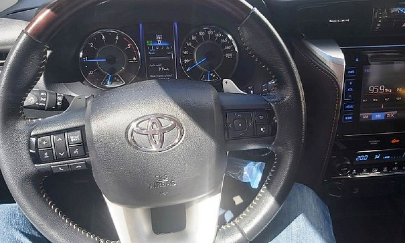 Hilux Sw4 7 Lugares...