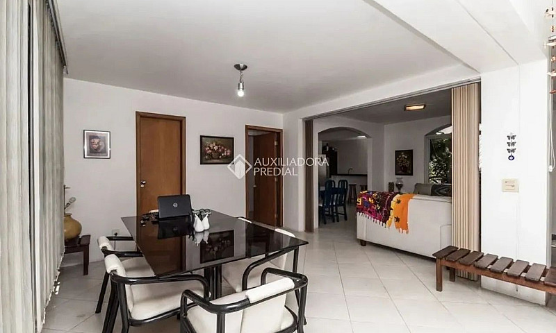 Sobrado Semigeminado...