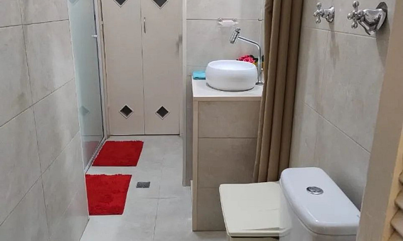 Quarto Moça Barra Fu...