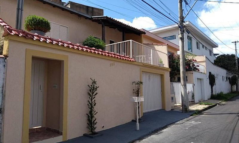 Casa Com 3 Dormitóri...