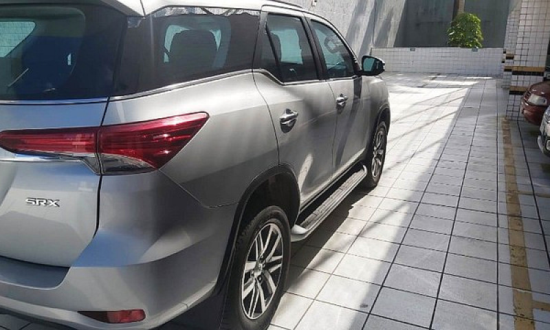 Hilux Sw4 7 Lugares...