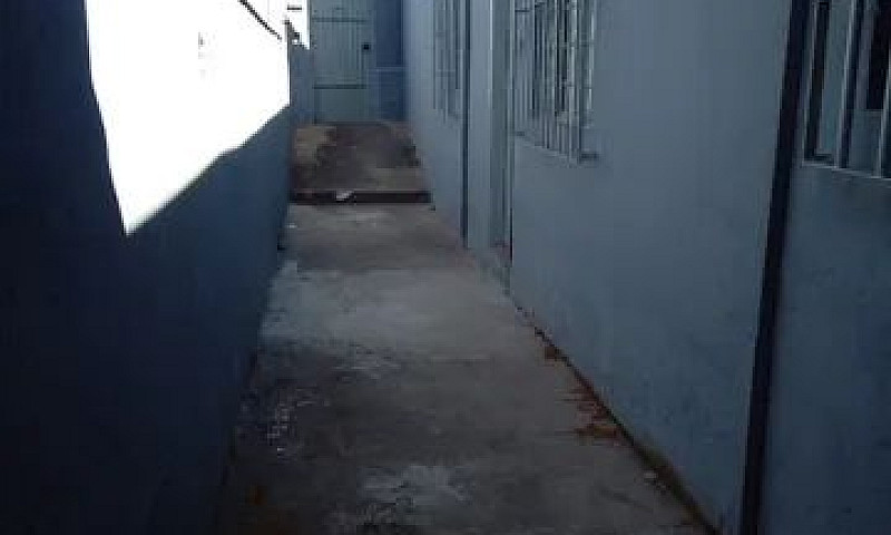 Excelentes Barracões...