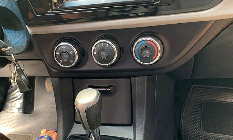 Toyota Corolla Gli 1...