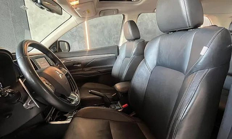 Mitsubishi Outlander...