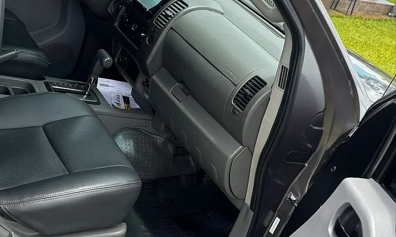 Nissan Frontier Le C...